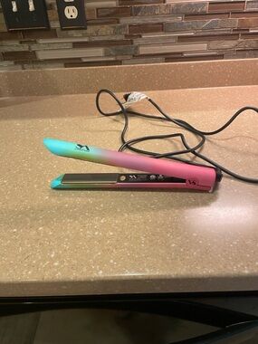 Straight Ahead Pink Teal Flat Iron